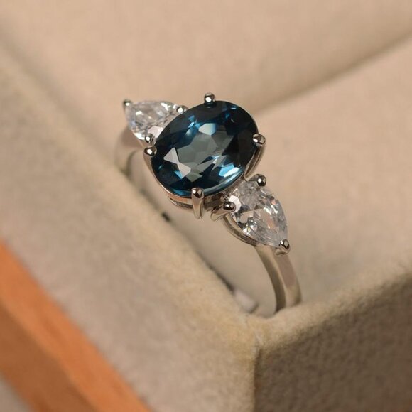 Dainty Anillos Oval Royal Blue Gemstone Beautiful Rings for Women, PD028 - Picture 3 of 3